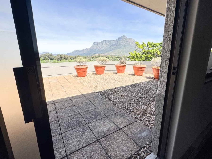 To Let Commercial Property for Rent in Mowbray Western Cape